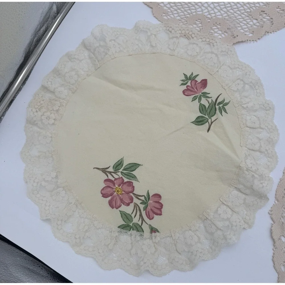 Vintage‎ Doily Lot Of 4 Floral Center Lace Trim Crochet Round Cottage Cotton